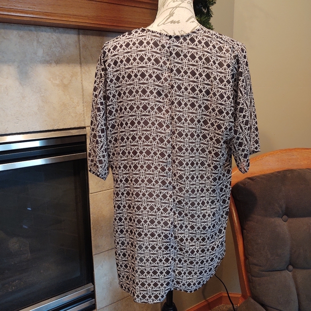 💥3/$20LuLaRoe size 3 (fits an adult size small/medium) Kimono! - Picture 6 of 8